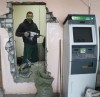 На этой неделе в комплексном здании по улице Возрождения, дом 16 началась установка нового банкомата.